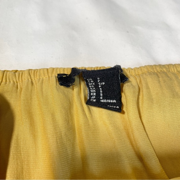 Forever 21 Satin Yellow Off Shoulder Romper Shorts Size Small - Picture 2 of 9